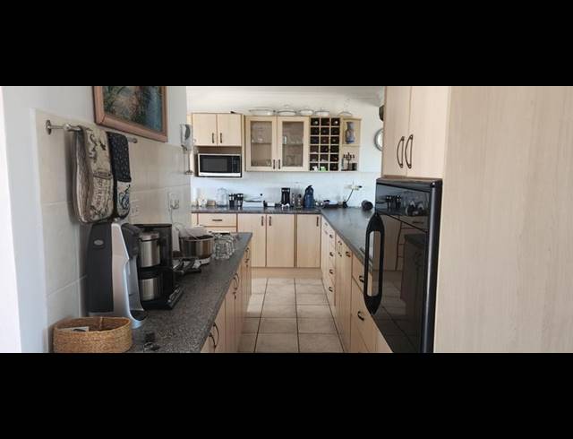 4 BEDROOM HOUSE FOR SALE IN KLEINBAAI